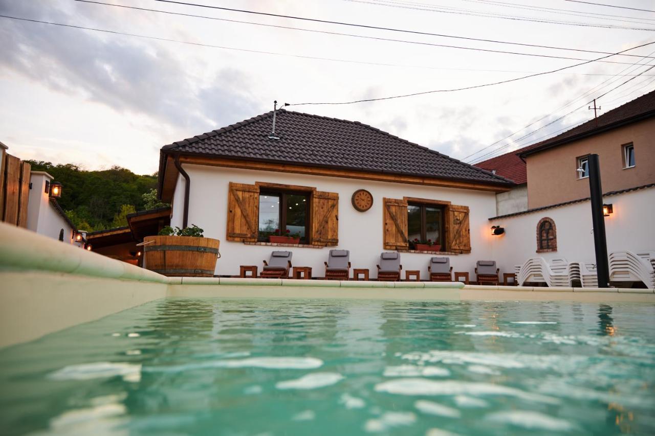 Complex Butoaiele Transilvaniei - Cazare & Spa - Natura - Relaxare Medias Luaran gambar