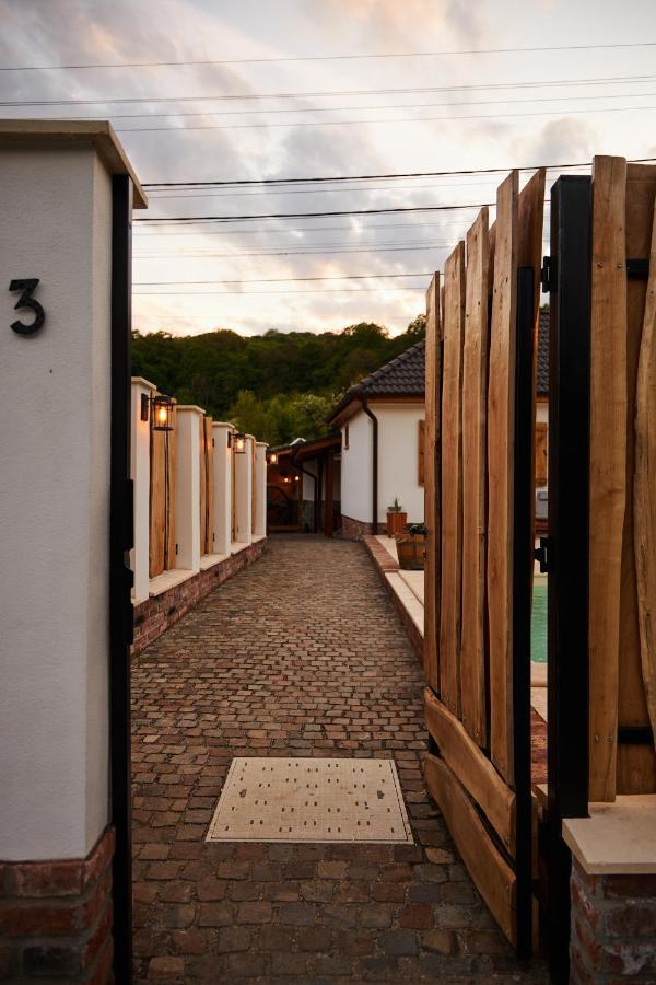 Complex Butoaiele Transilvaniei - Cazare & Spa - Natura - Relaxare Medias Luaran gambar