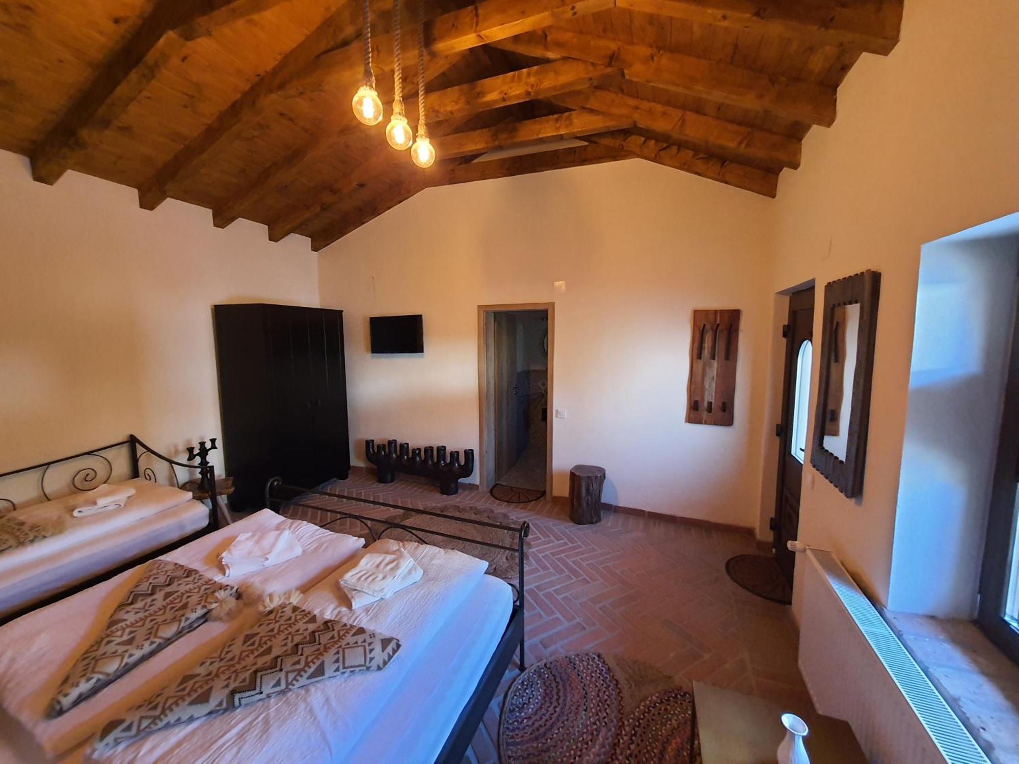 Complex Butoaiele Transilvaniei - Cazare & Spa - Natura - Relaxare Medias Luaran gambar