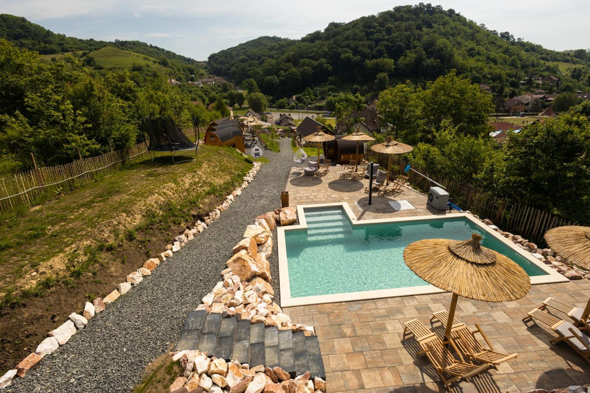 Complex Butoaiele Transilvaniei - Cazare & Spa - Natura - Relaxare Medias Luaran gambar